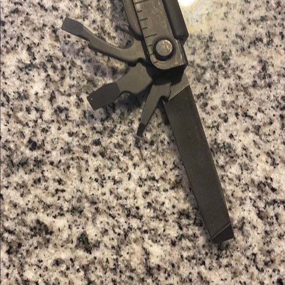 Gerber Multi Plier - Picture 3 of 5